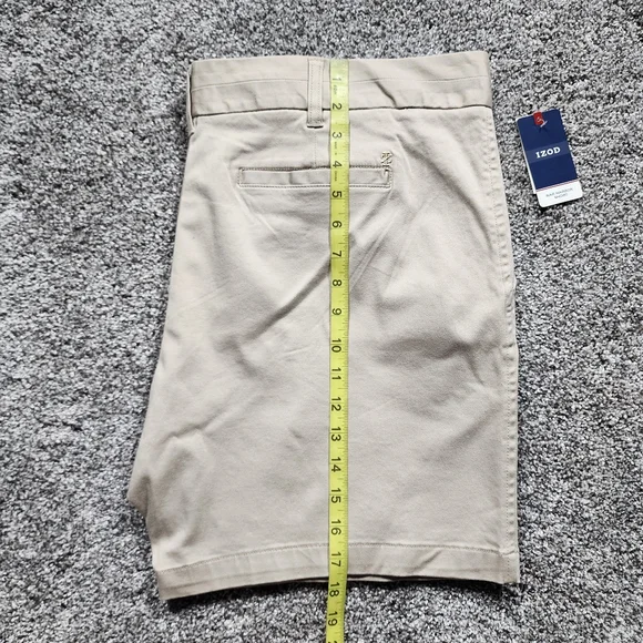IZOD Khaki Bar Harbor Shorts Size 18 - Picture 8 of 12